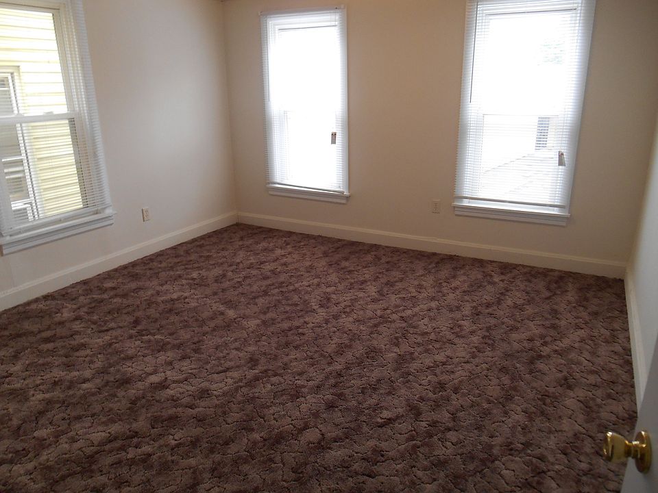 2nd image of 22 Adams St