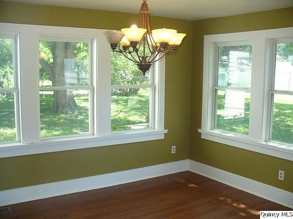 Home for Sale in Plainville, IL $92,900