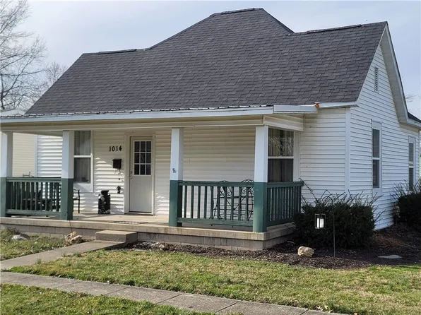 1014 E Ash St, Marshall, IL 62441