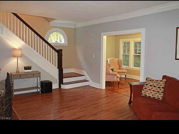 2nd image of 3027 Washington Blvd