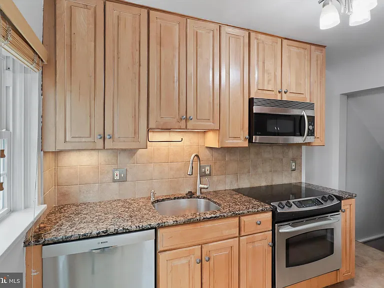 3263 S Stafford St — Photo 14