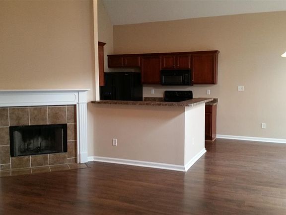 2nd image of 2631 Plum Creek Dr