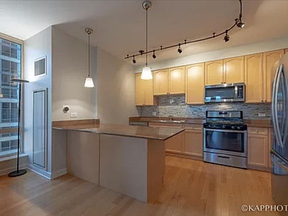 5th image of 1250 S Michigan Ave APT 801