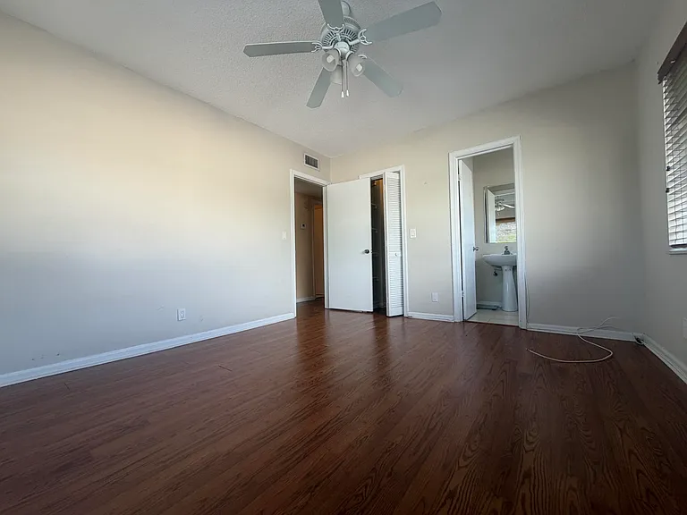 5800 NE 22nd Way #521 — Photo 10