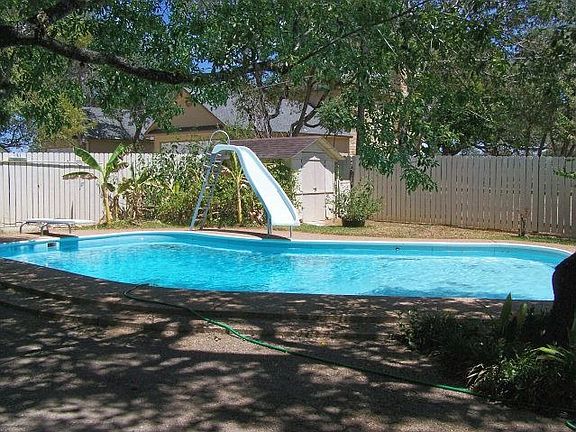 5th image of 203 Oak Ln