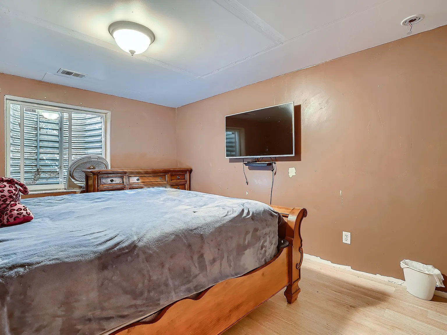 5 bed, 2128 sqft, $2,450 — Photo 4