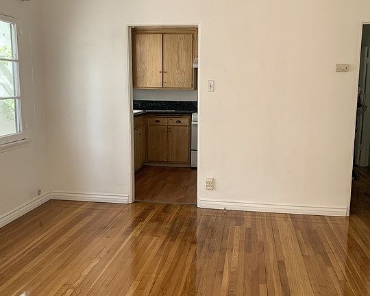 3rd image of 1206 S Bedford St #A
