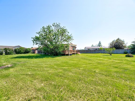 5th image of 4583 Victoria Dr