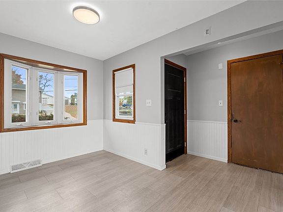 4th image of 2937 Southland St SW