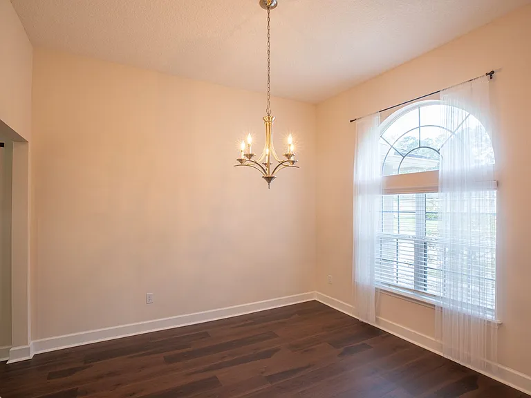 216 Sanwick Dr — Photo 10