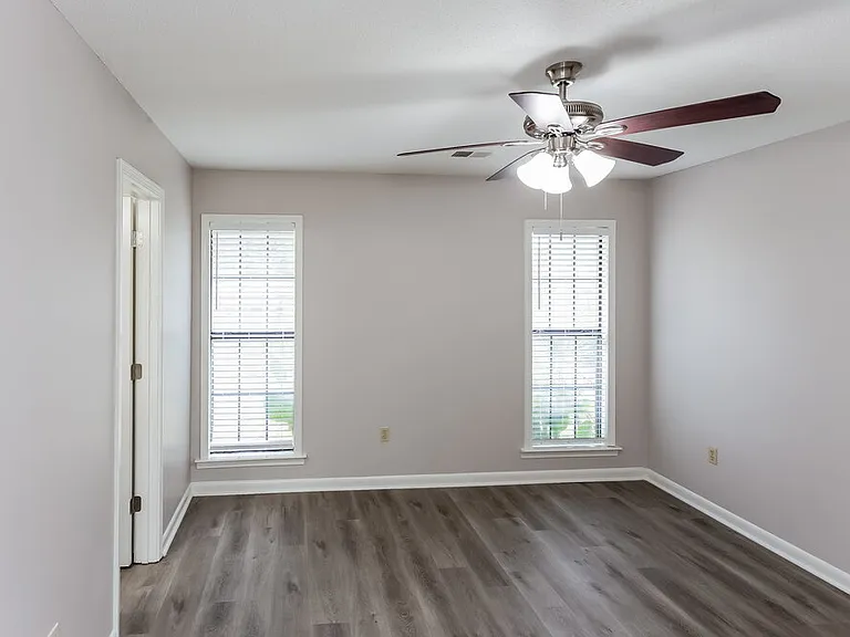 7327 Mallard Creek Dr — Photo 9