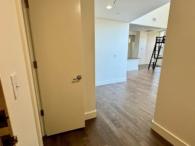 1124 Boylston St — Photo 14