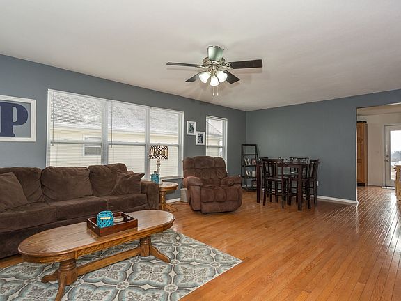 3rd image of 109 Twin Falls Dr