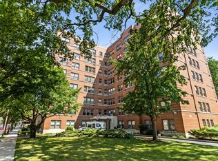 1585 Ridge Ave APT 506, Evanston, IL 60201