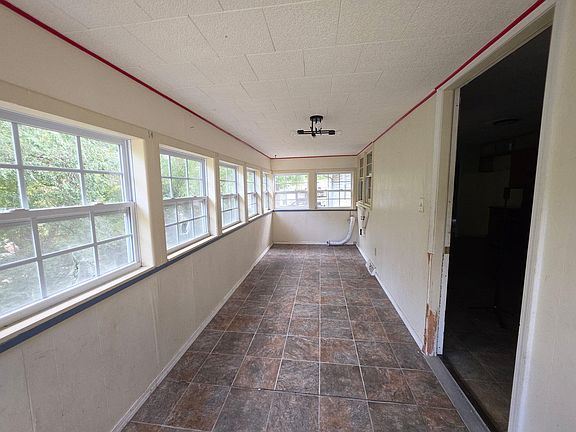 16th image of 408 S Harlin Drive