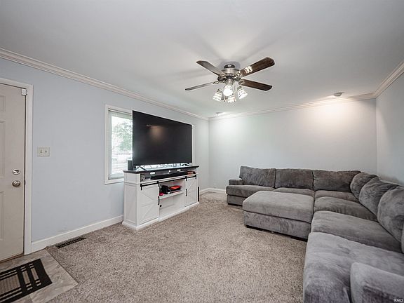 3rd image of 2051 Mahrendale Ave