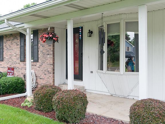 2nd image of 4730 Briarhill Dr