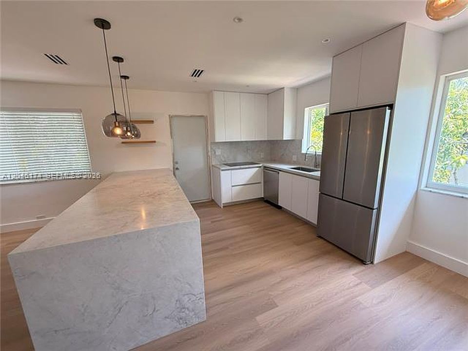 1st image of 1155 98th St APT 4
