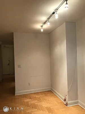 Rented by Kian Realty | media 5