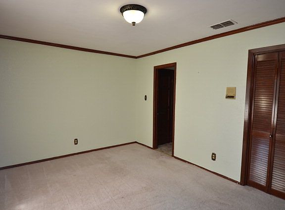 5th image of 34 Las Villas Ave