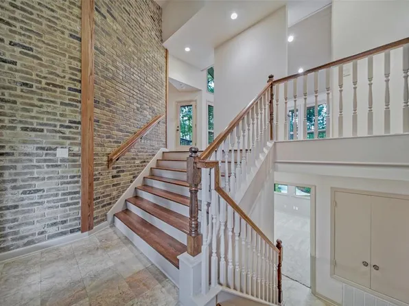 2905 E Wildwind Cir, Spring, TX 77380