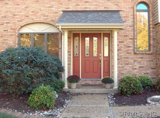 2 Meadowlark Ct, Collinsville, IL 62234