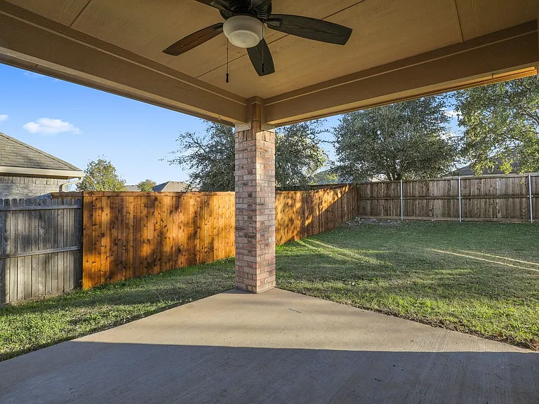 119 Magnolia St — Photo 23