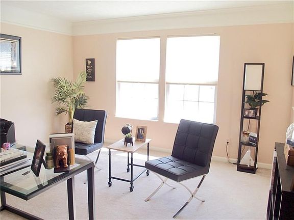 5th image of 322 Chanticleer Cir