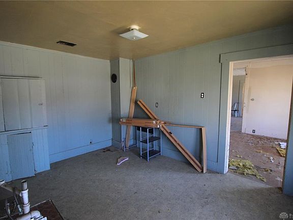 4th image of 505 E Elm St
