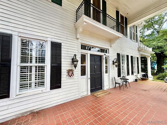 5th image of 801 Washington St