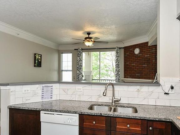 3rd image of 1847 Spaulding Cir
