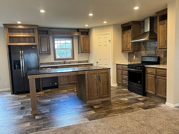 2nd image of 5575 Stallion St SE