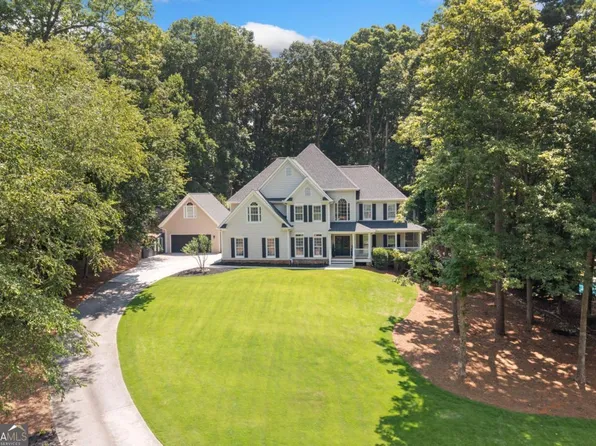 318 Windsor Falls Dr, Canton, GA 30114