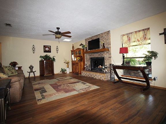 2nd image of 2802 N Orchard Ave