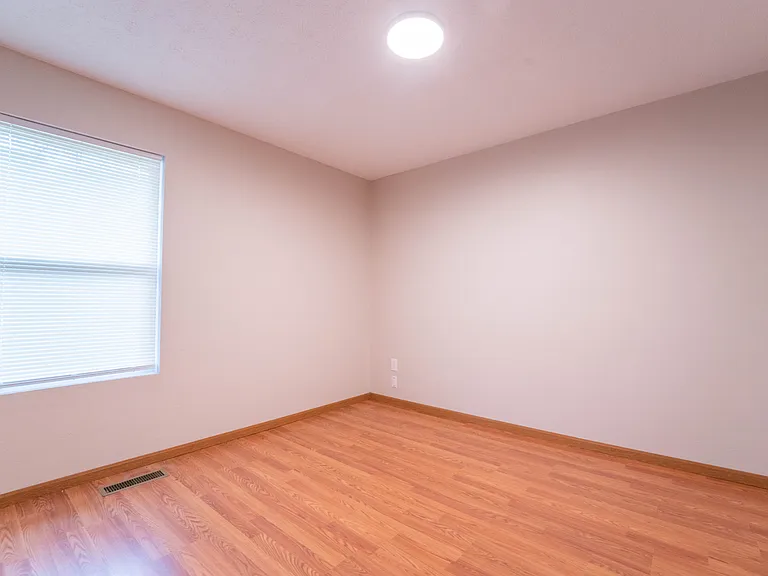 Solon Court — Photo 17