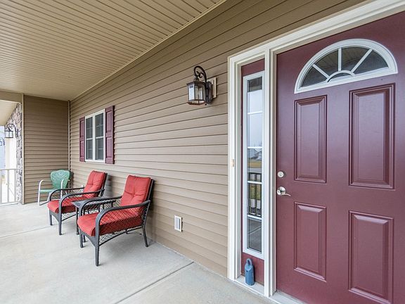 2nd image of 3162 N Begonia Ct