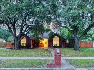 215 Barbara Way, Red Oak, TX 75154