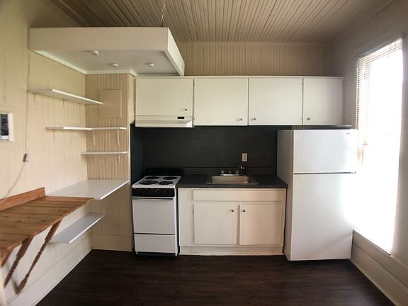 3rd image of 319 North St APT 8