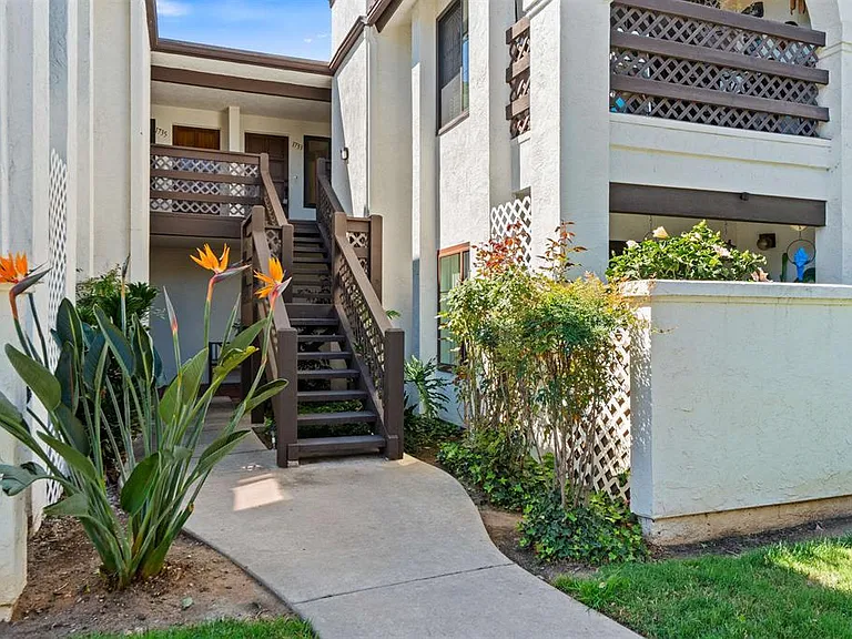 Pepper Dr — Photo 1