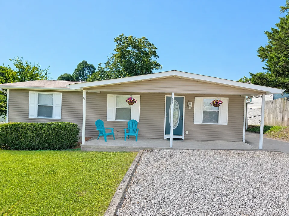 613 Cusick Rd