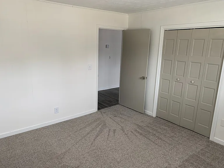 Room 1 (2) Room 1 (2)