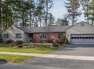 82 Canterbury Ln, Longmeadow, MA 01106