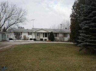 466 Lincoln St, Saint Clair, MI 48079