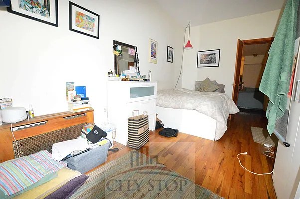 Rented by City Stop Realty | media 8