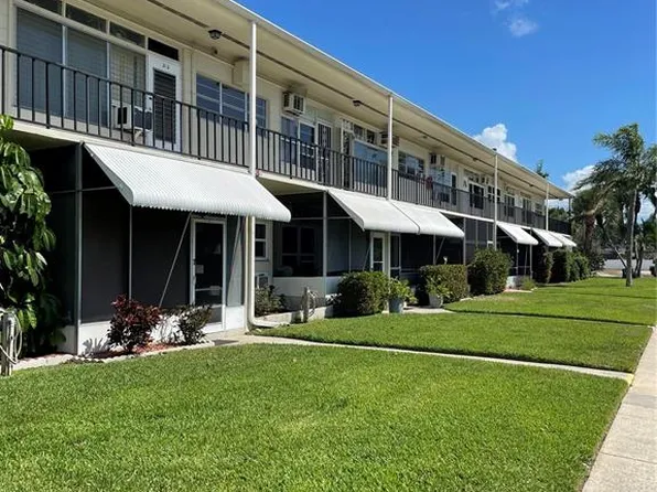 4001 58th St N APT 19, Kenneth City, FL 33709