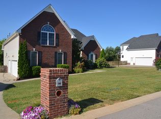 878 Iron Wood Cir, Clarksville, TN 37043