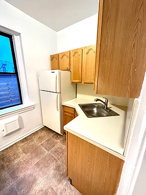 Rented by LRGNY Group, Inc. | media 10