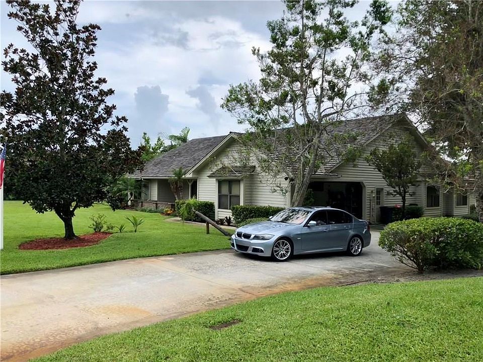 1st image of 1108 NE Quinn Pl