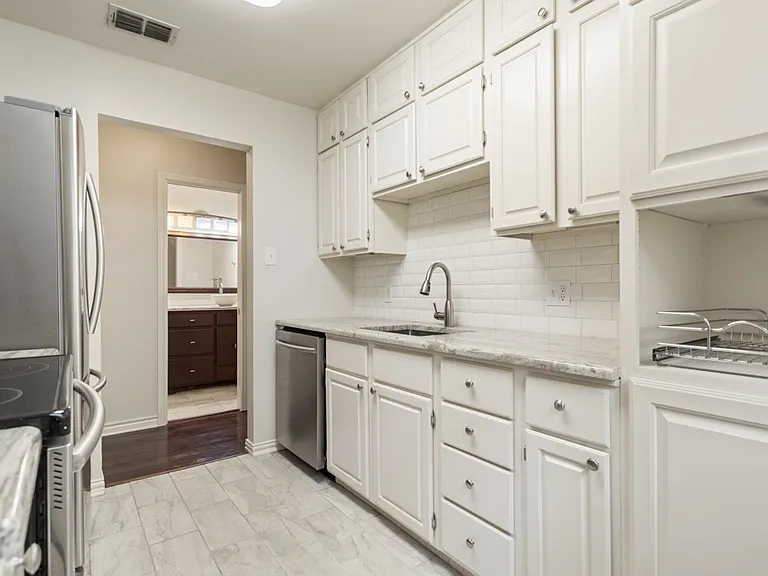 415 Thigpen Dr #1104 — Photo 8