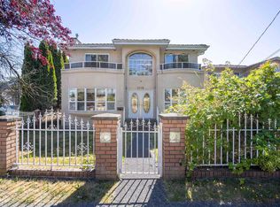 6818 Gilley Ave, Burnaby, BC V5J 4W7